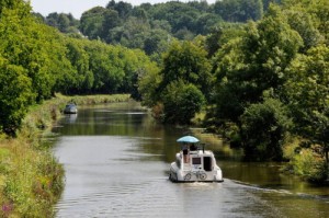 Auf dem Wasser durch Frankreich